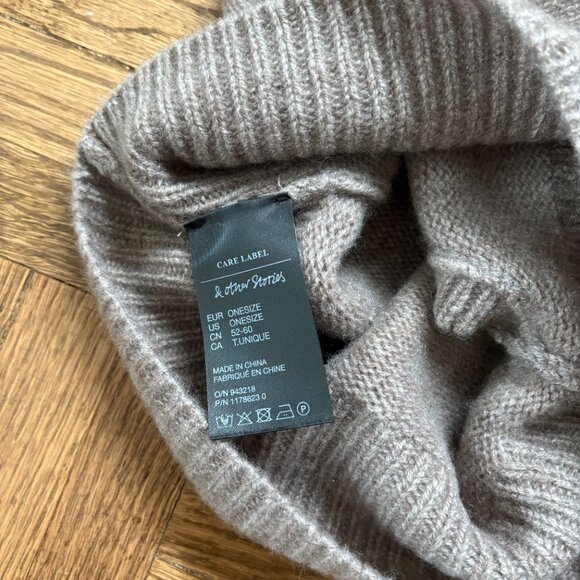 & Other Stories Fitted Cashmere Hood - Picture 3 of 3